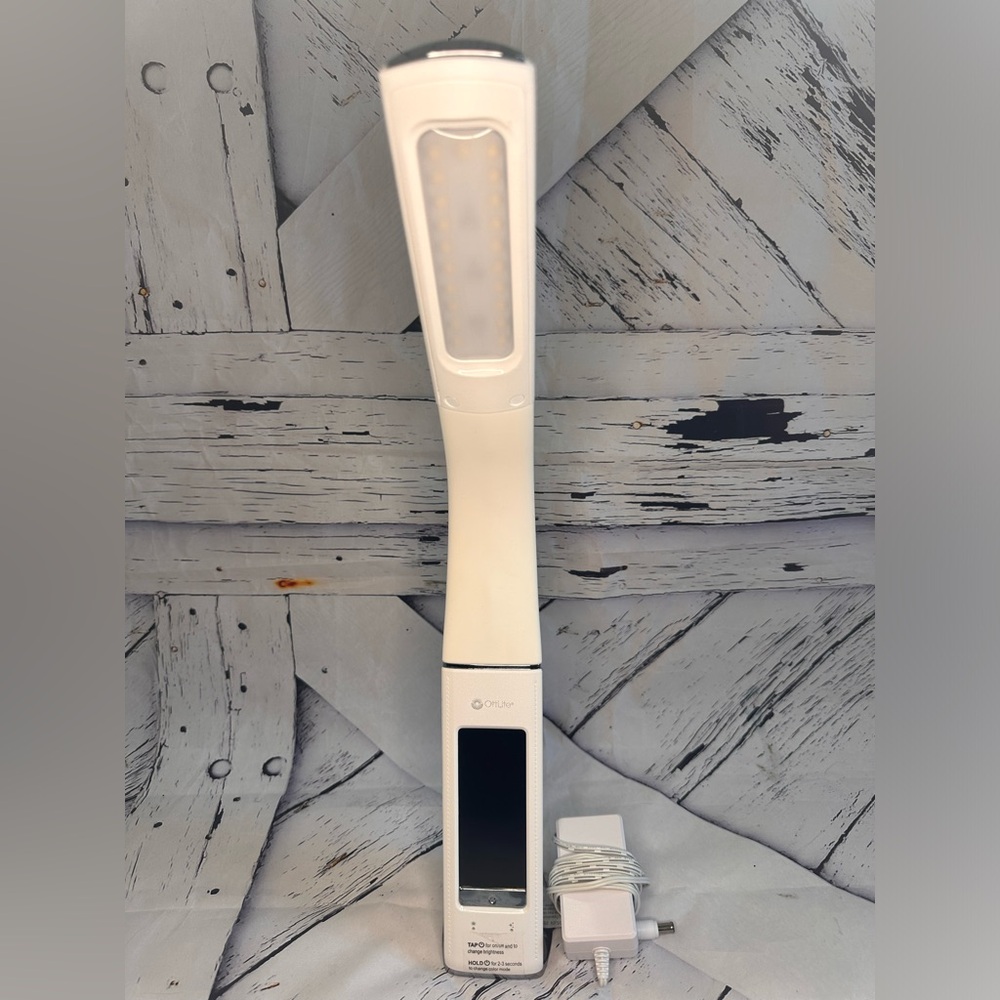 OTTLITE LED SANITIZING LIGHT DESK LAMP WHITE USB PORT
